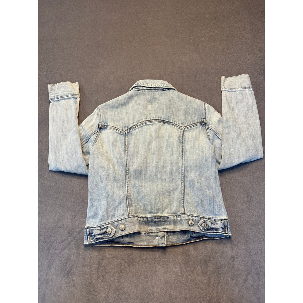 GAP Women’s Medium Denim Jacket Light Wash Distressed Button Up with Pockets - Picture 11 of 11